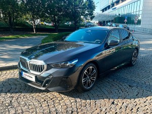 Rental BMW 520 xDrive new car in Prgaue